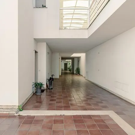 Terrace And Garage Apartment *